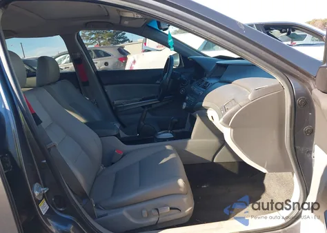 2010 Honda Accord 3.5 Ex-L from USA, damaged, VIN 1HGCP3F86AA023657